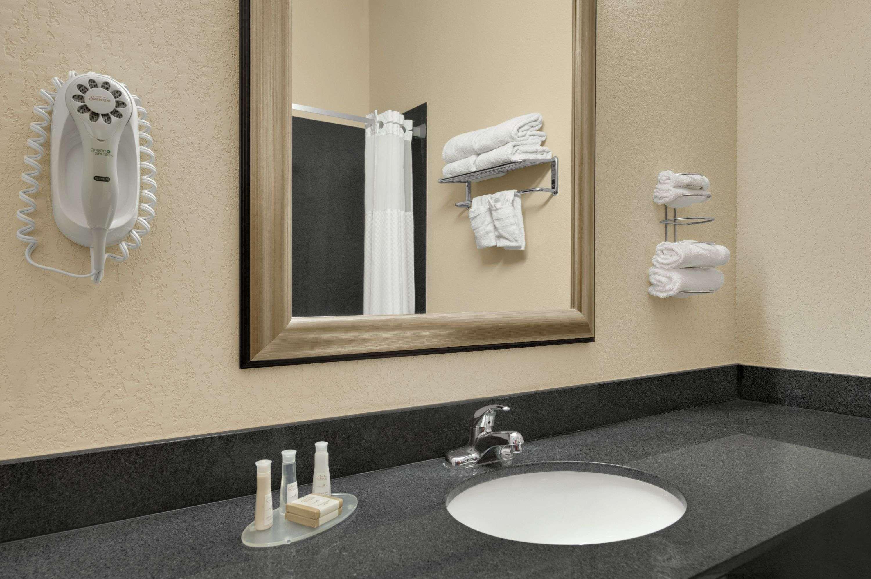 Baymont By Wyndham Hotel